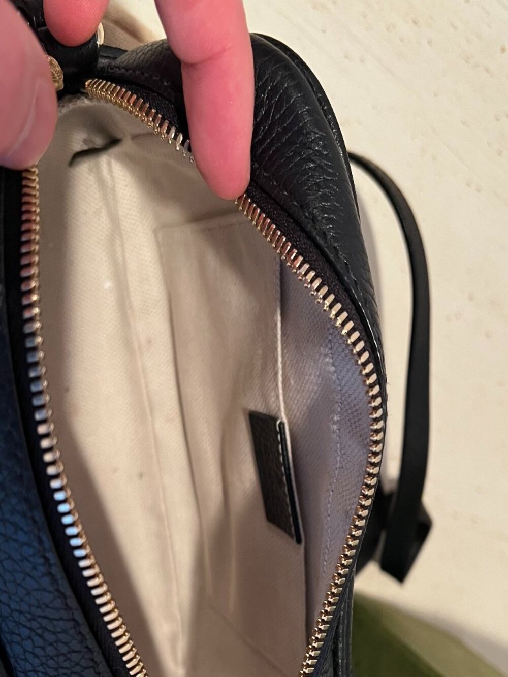 GUCCI Soho Disco Handbag - Picture 6 of 14